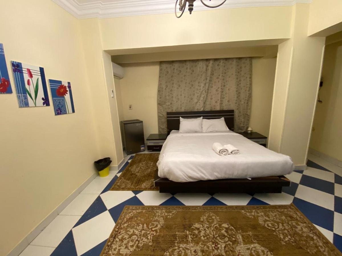 Pyramita Hotel Ghatati Екстер'єр фото