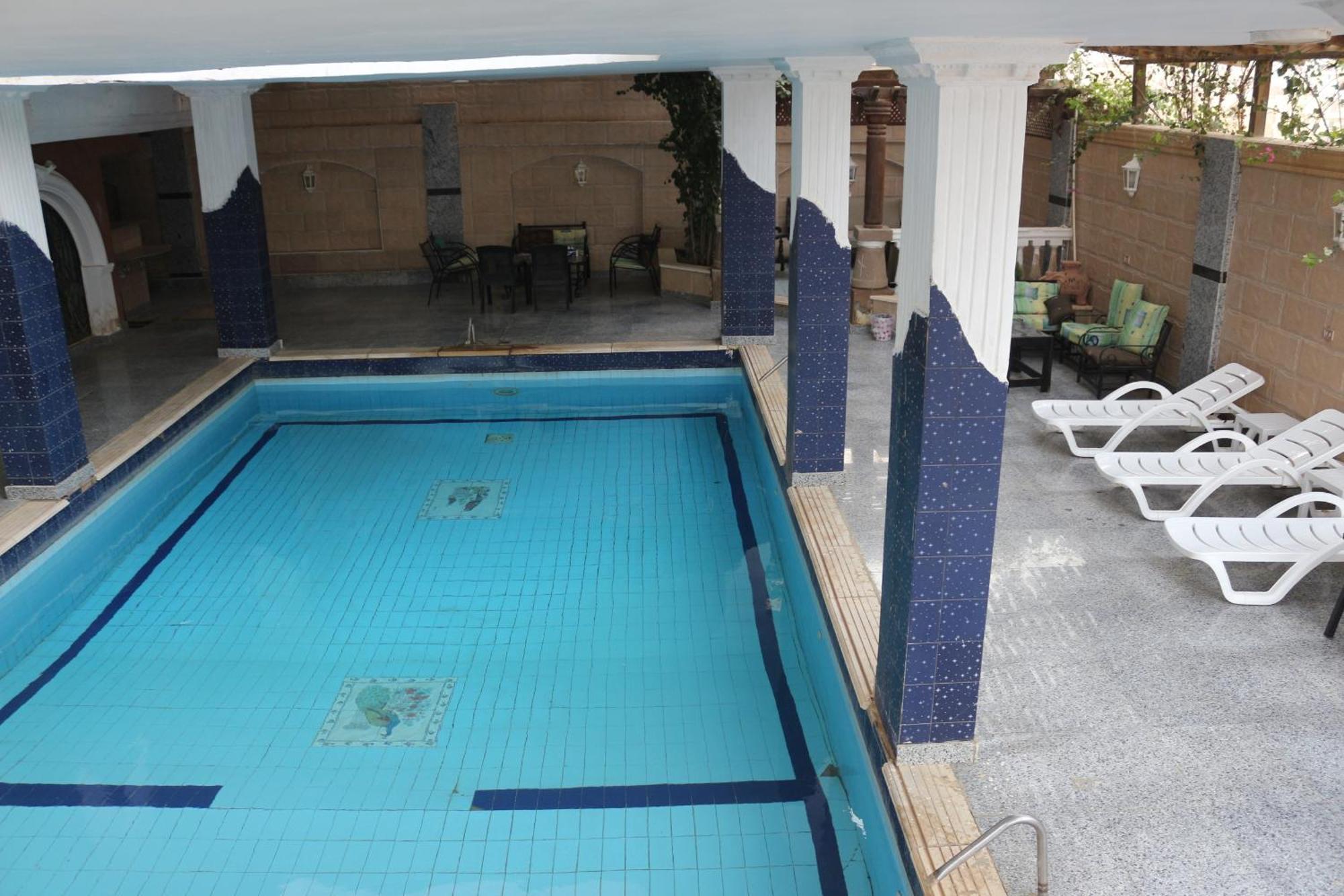 Pyramita Hotel Ghatati Екстер'єр фото