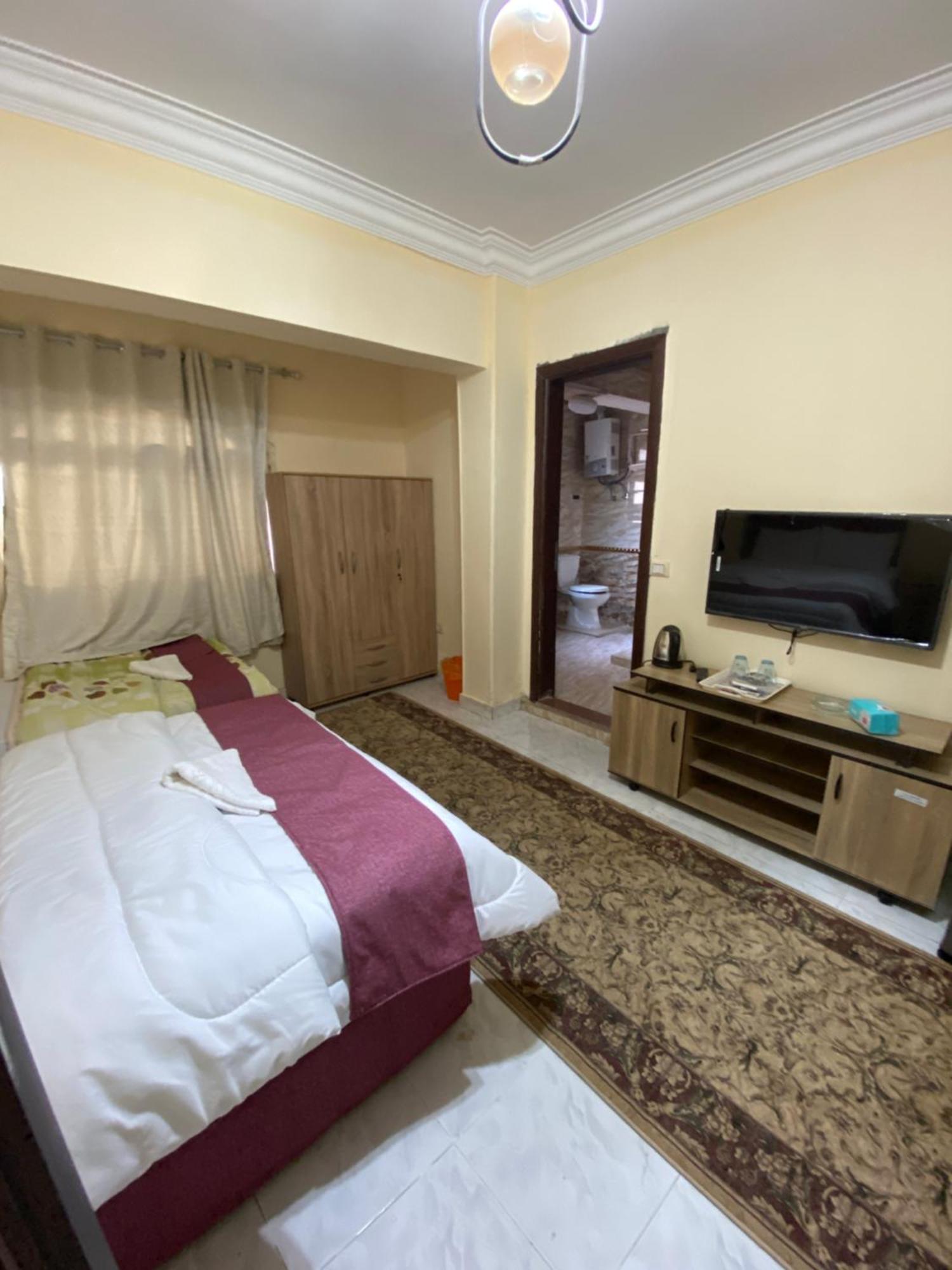 Pyramita Hotel Ghatati Екстер'єр фото