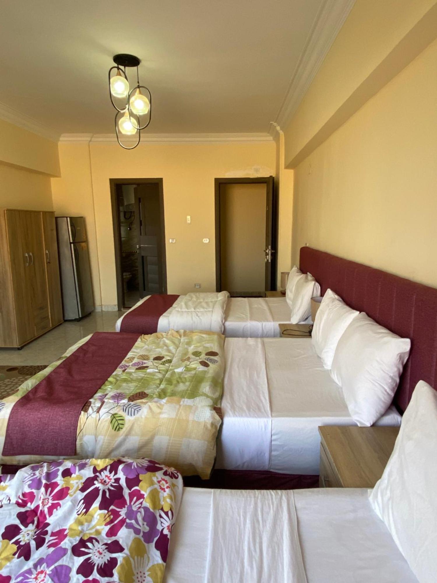 Pyramita Hotel Ghatati Екстер'єр фото