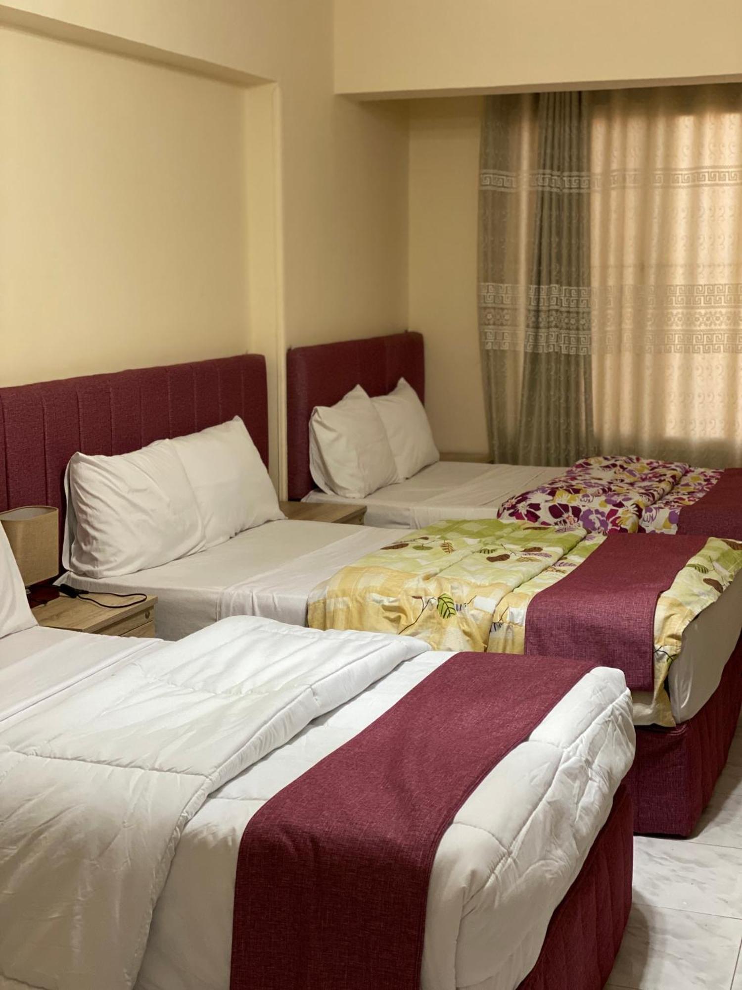 Pyramita Hotel Ghatati Екстер'єр фото