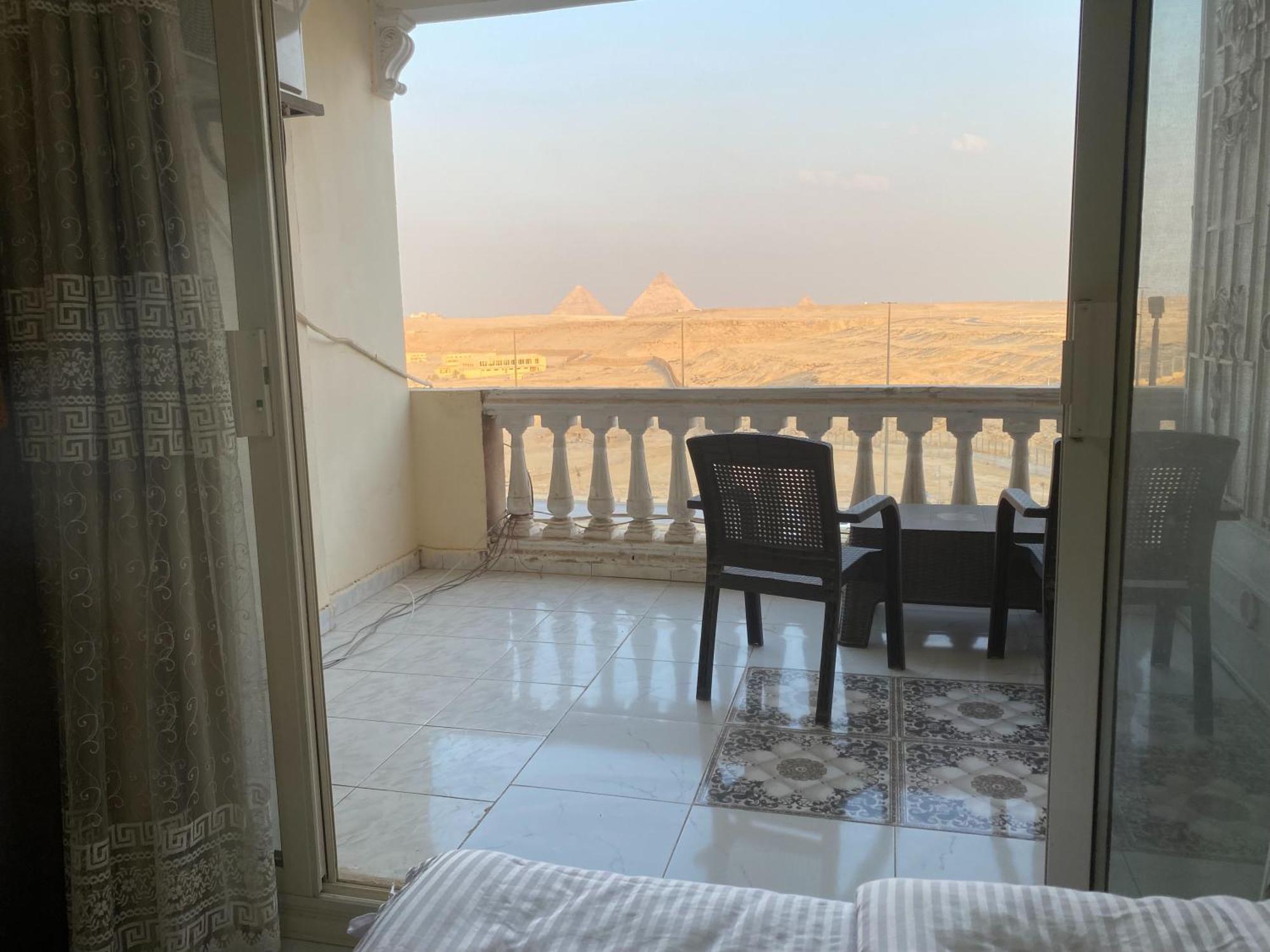 Pyramita Hotel Ghatati Екстер'єр фото