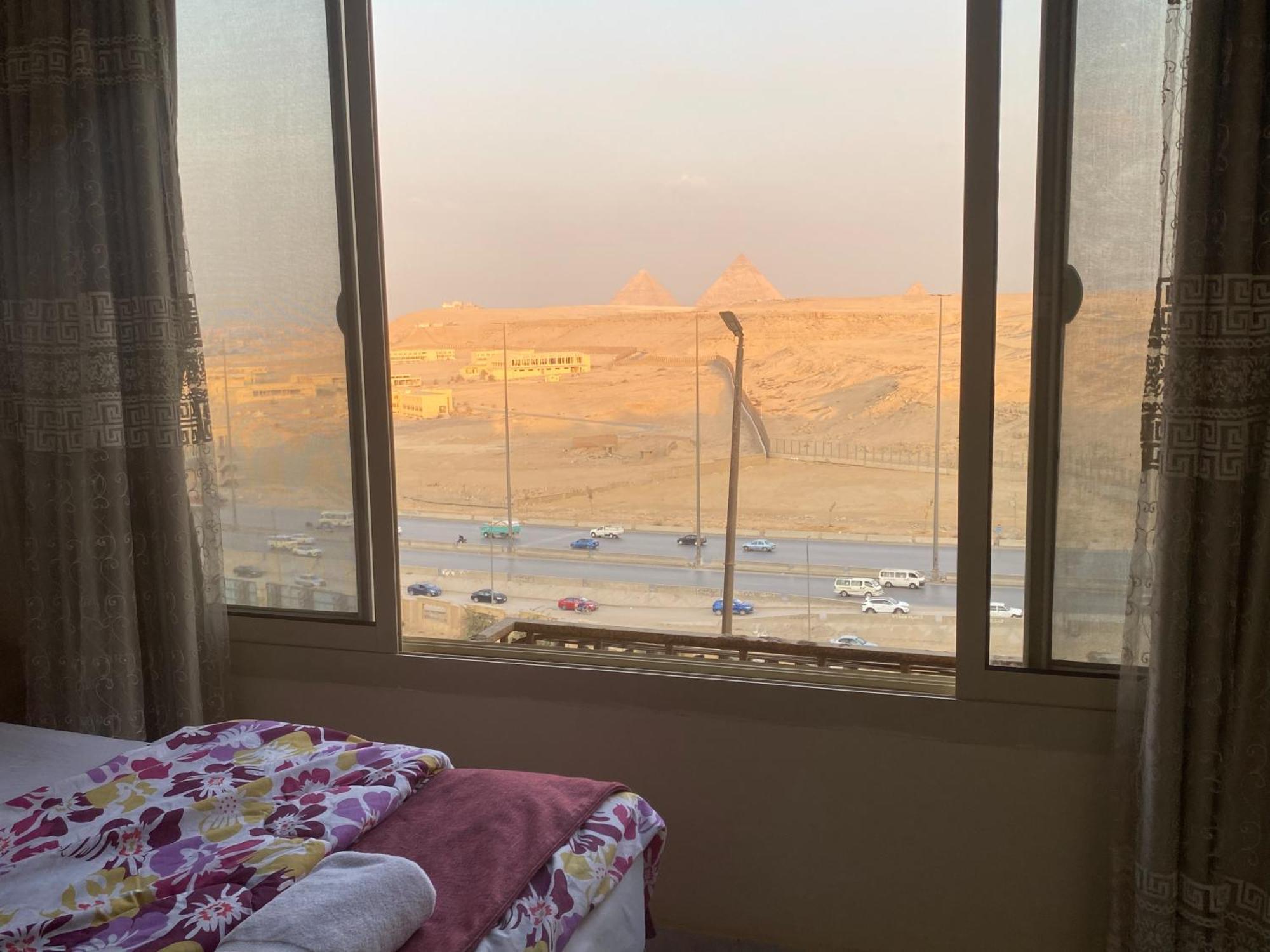 Pyramita Hotel Ghatati Екстер'єр фото