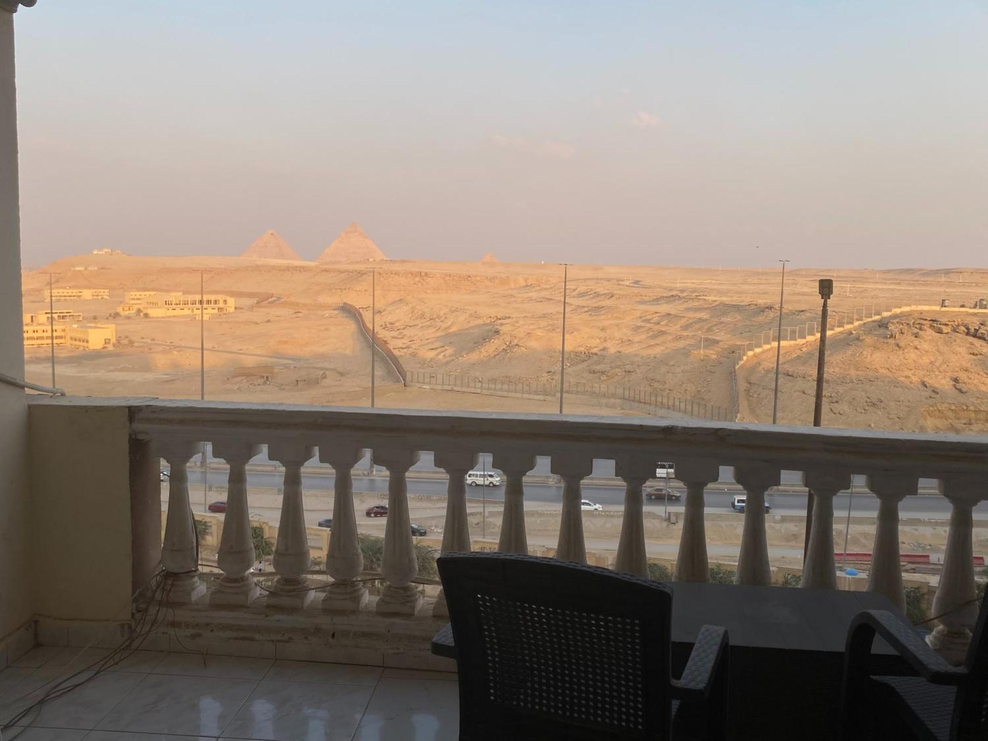 Pyramita Hotel Ghatati Екстер'єр фото
