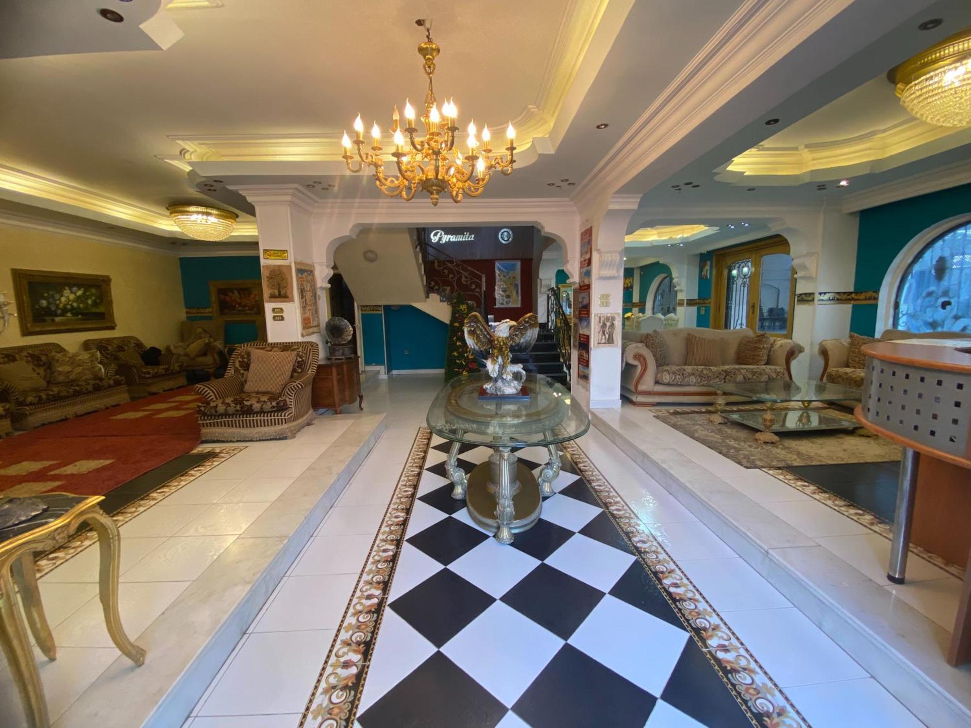 Pyramita Hotel Ghatati Екстер'єр фото