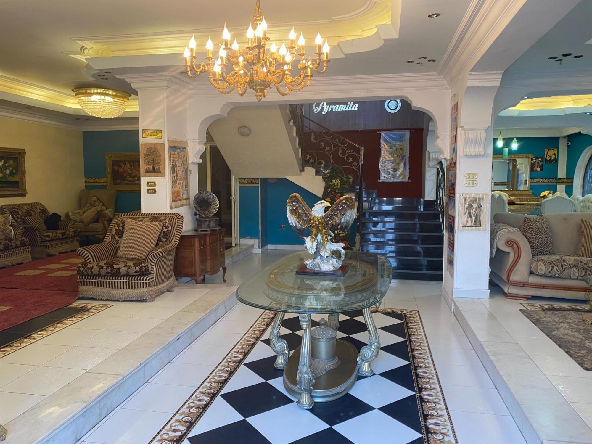 Pyramita Hotel Ghatati Екстер'єр фото
