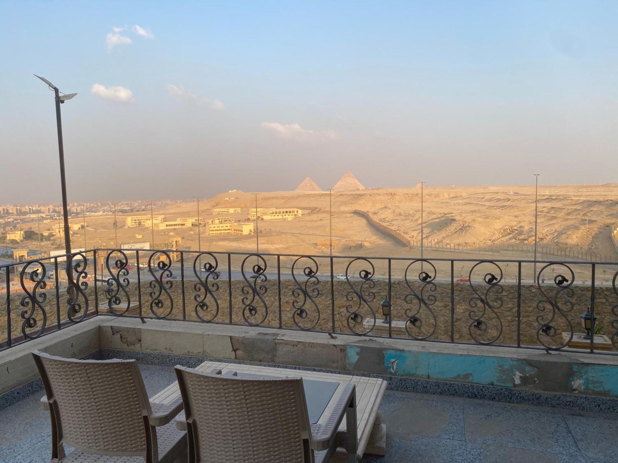 Pyramita Hotel Ghatati Екстер'єр фото