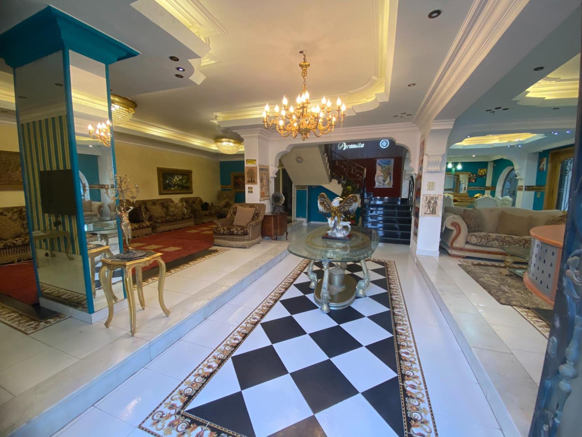 Pyramita Hotel Ghatati Екстер'єр фото